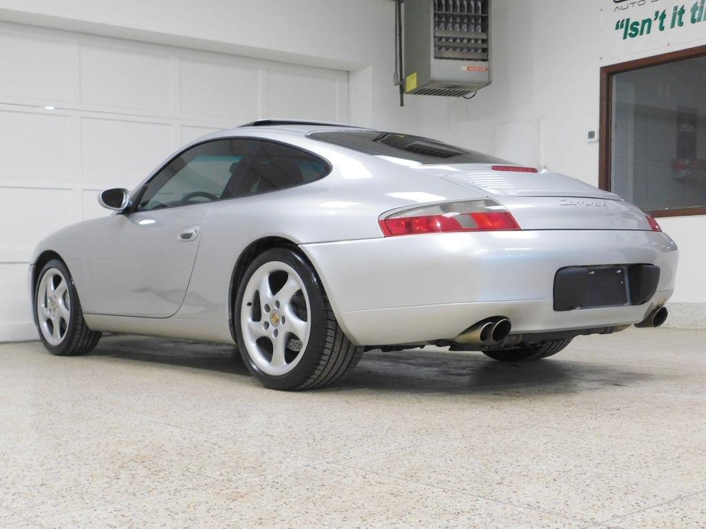 Porsche 911 Carrera 4 Coupe 2001