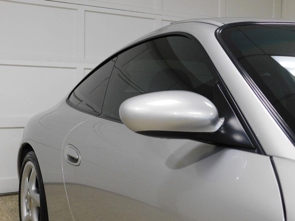 Porsche 911 Carrera 4 Coupe 2001