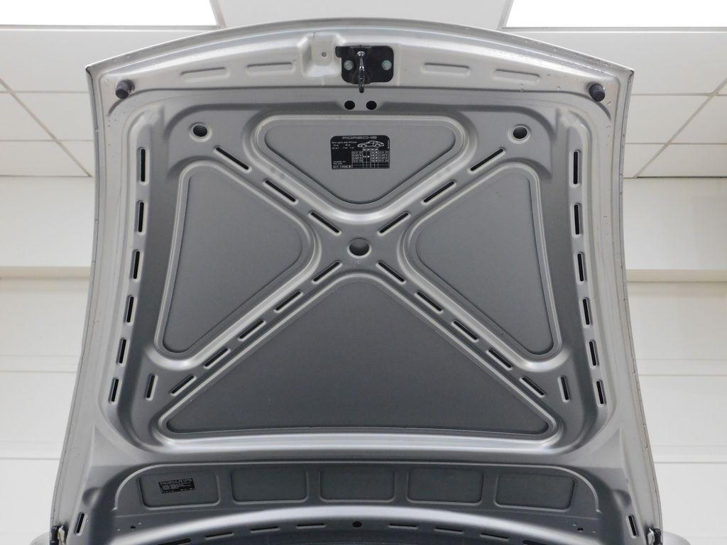 Porsche 911 Carrera 4 Coupe 2001