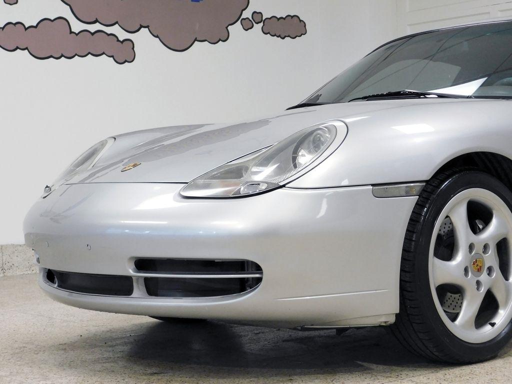 Porsche 911 Carrera 4 Coupe 2001