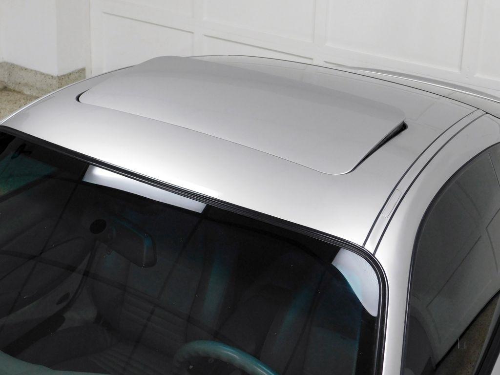 Porsche 911 Carrera 4 Coupe 2001