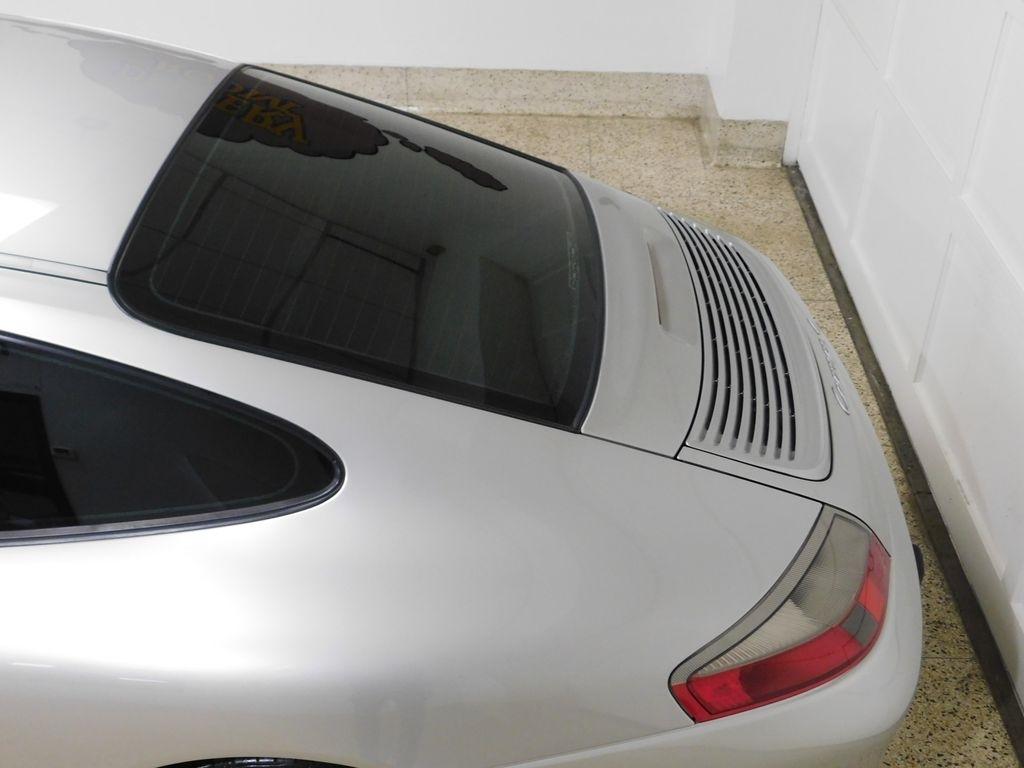 Porsche 911 Carrera 4 Coupe 2001