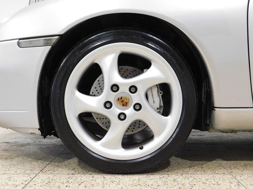 Porsche 911 Carrera 4 Coupe 2001