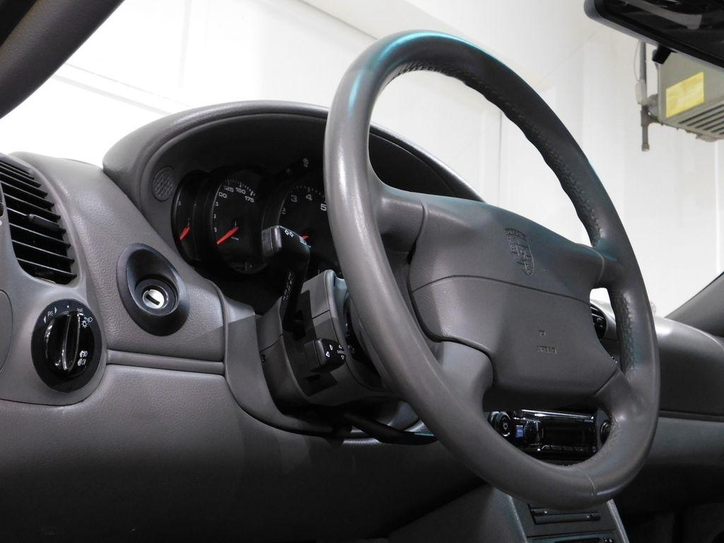 Porsche 911 Carrera 4 Coupe 2001