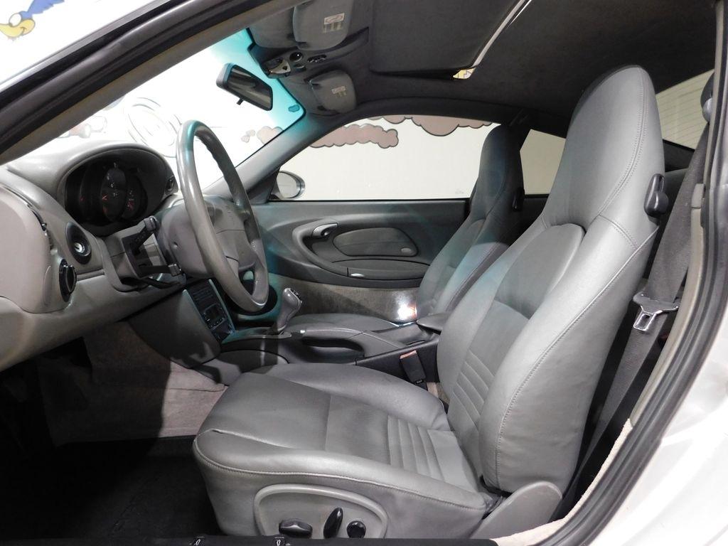 Porsche 911 Carrera 4 Coupe 2001