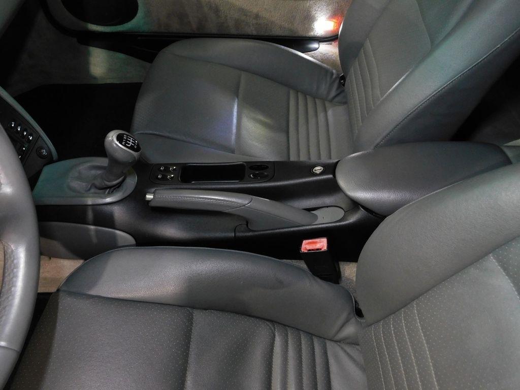 Porsche 911 Carrera 4 Coupe 2001