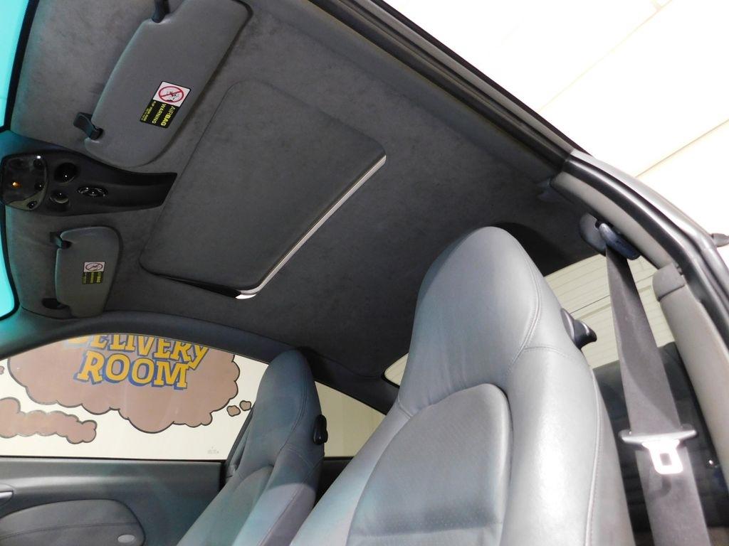 Porsche 911 Carrera 4 Coupe 2001