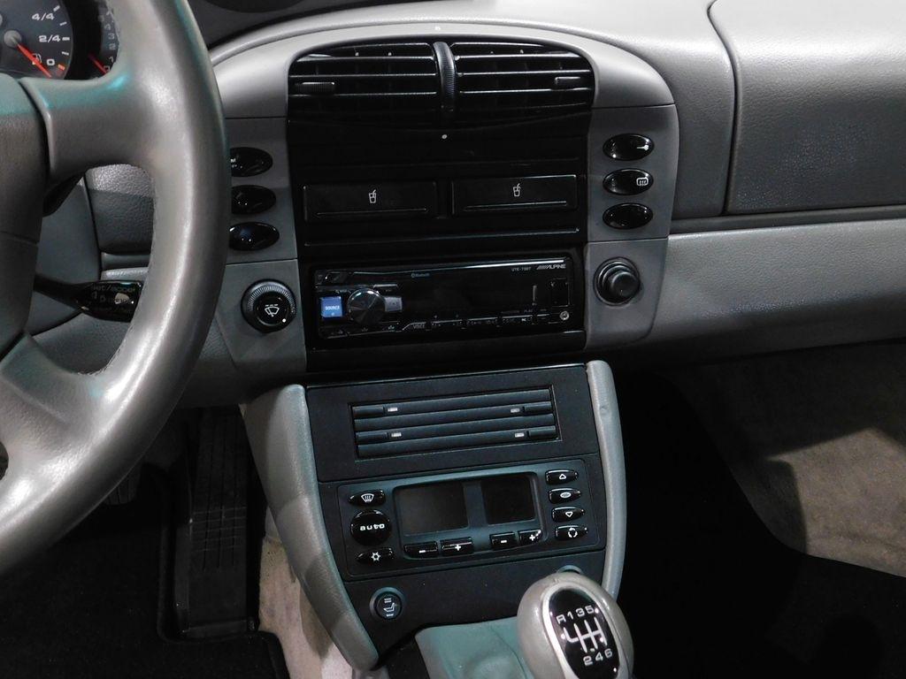 Porsche 911 Carrera 4 Coupe 2001