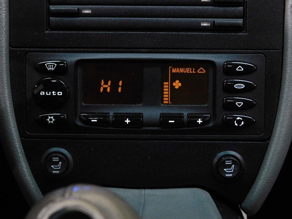 Porsche 911 Carrera 4 Coupe 2001