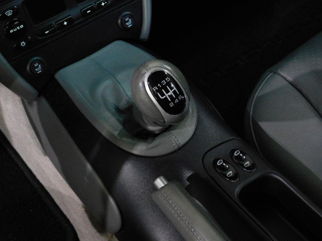 Porsche 911 Carrera 4 Coupe 2001