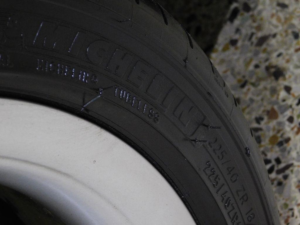 Porsche 911 Carrera 4 Coupe 2001