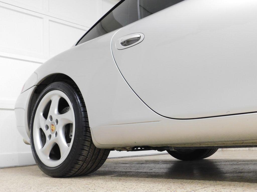 Porsche 911 Carrera 4 Coupe 2001