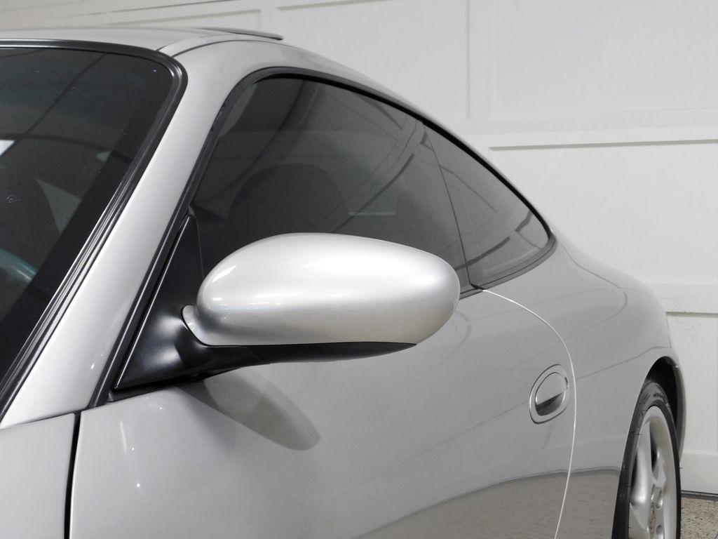 Porsche 911 Carrera 4 Coupe 2001