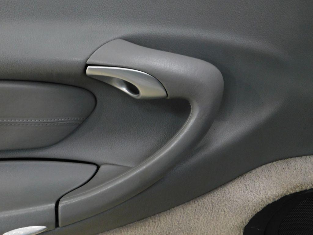 Porsche 911 Carrera 4 Coupe 2001