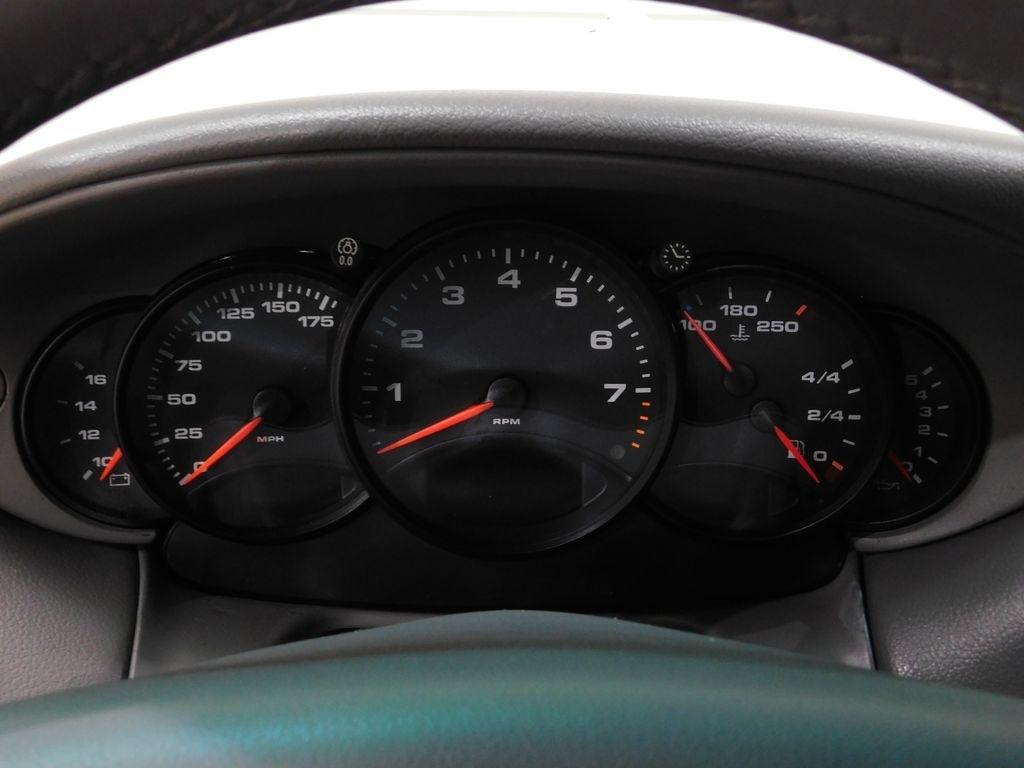 Porsche 911 Carrera 4 Coupe 2001