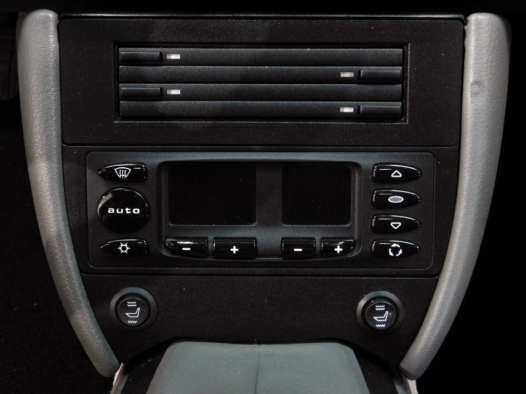 Porsche 911 Carrera 4 Coupe 2001