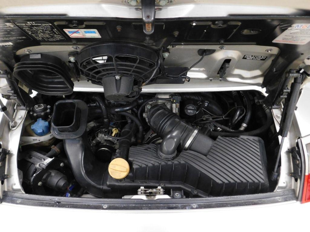 Porsche 911 Carrera 4 Coupe 2001