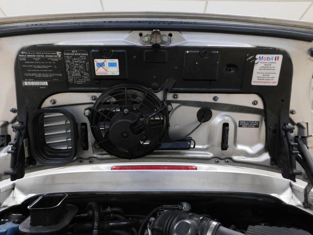 Porsche 911 Carrera 4 Coupe 2001