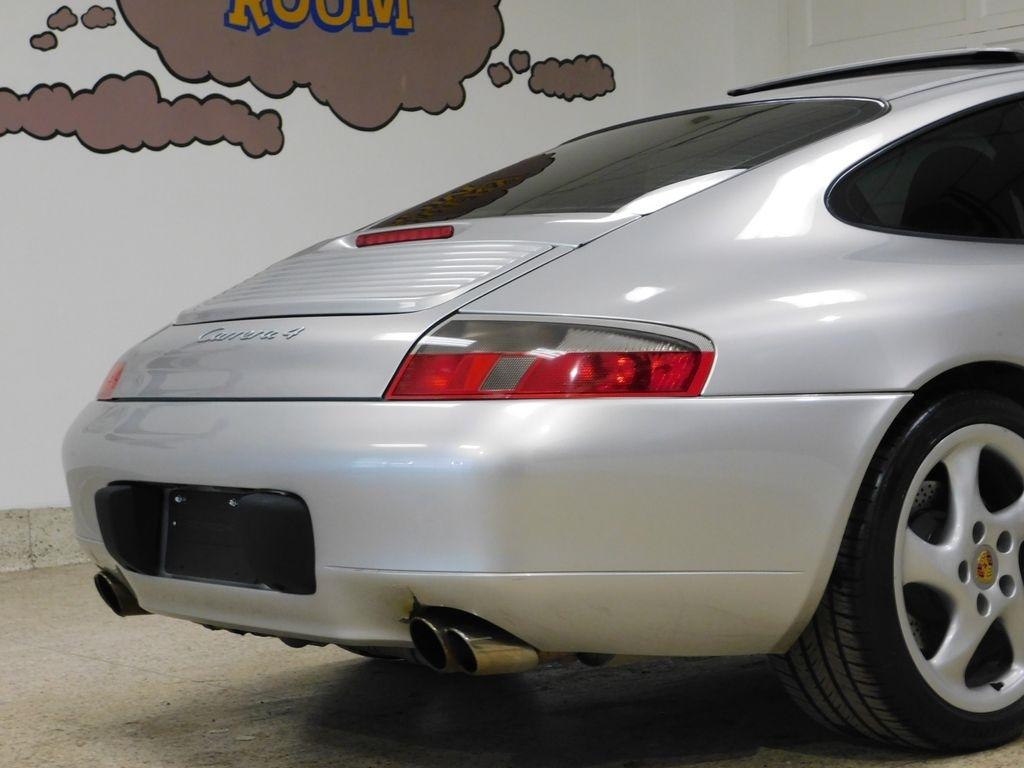 Porsche 911 Carrera 4 Coupe 2001