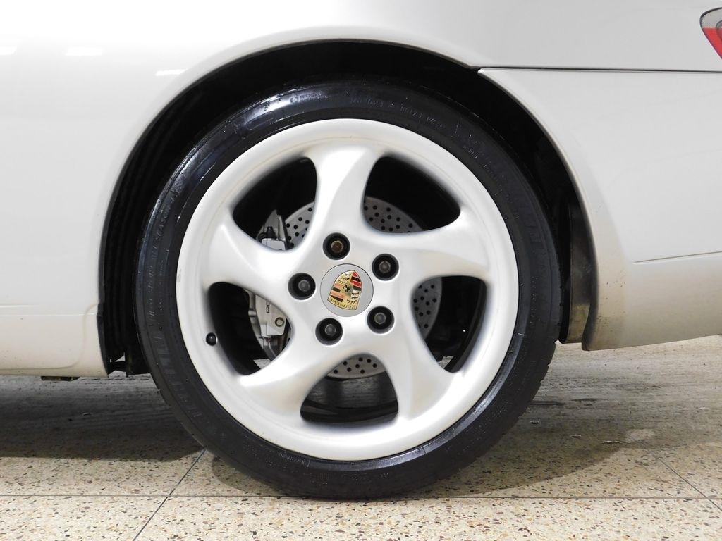 Porsche 911 Carrera 4 Coupe 2001