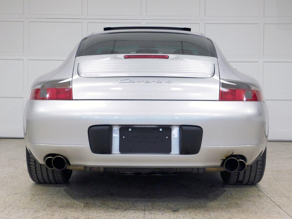Porsche 911 Carrera 4 Coupe 2001