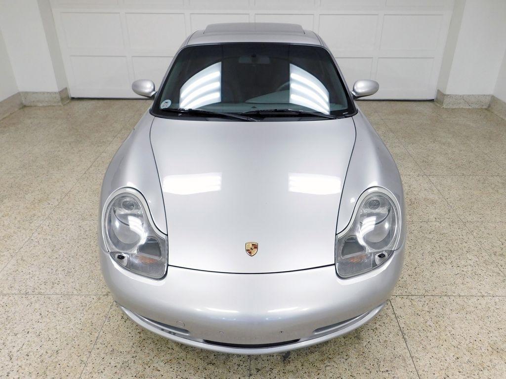 Porsche 911 Carrera 4 Coupe 2001