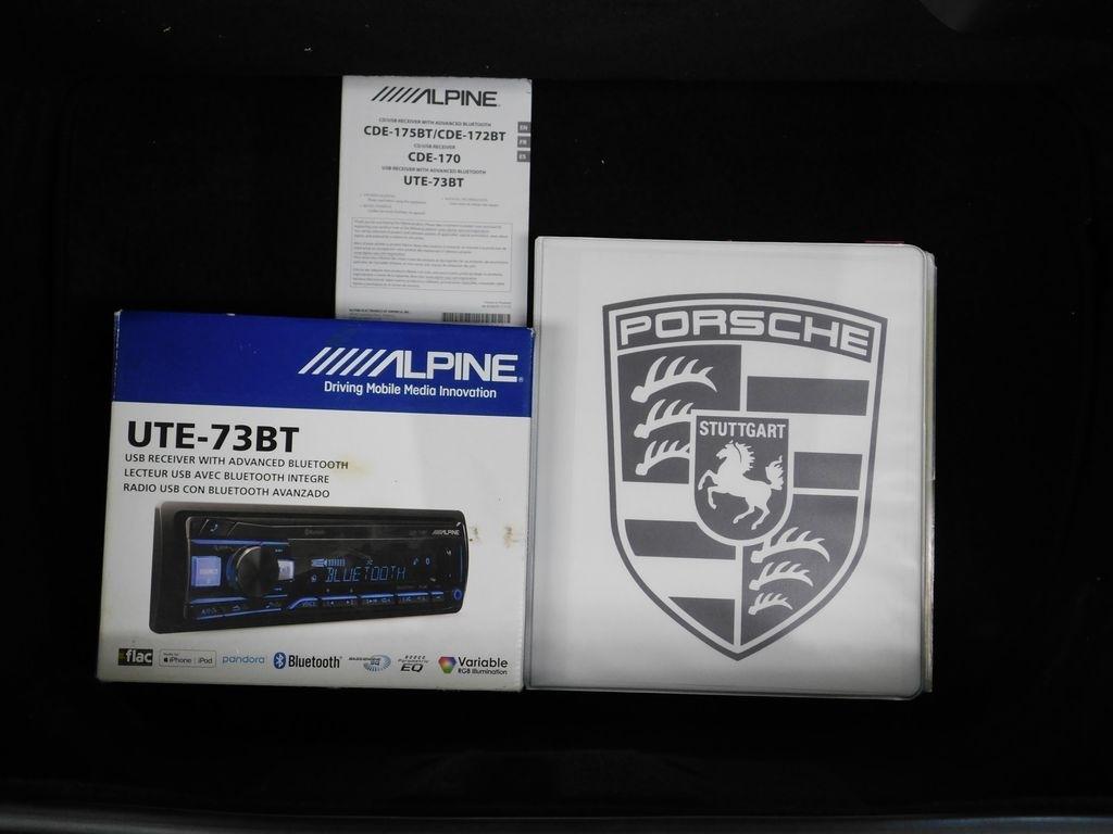 Porsche 911 Carrera 4 Coupe 2001