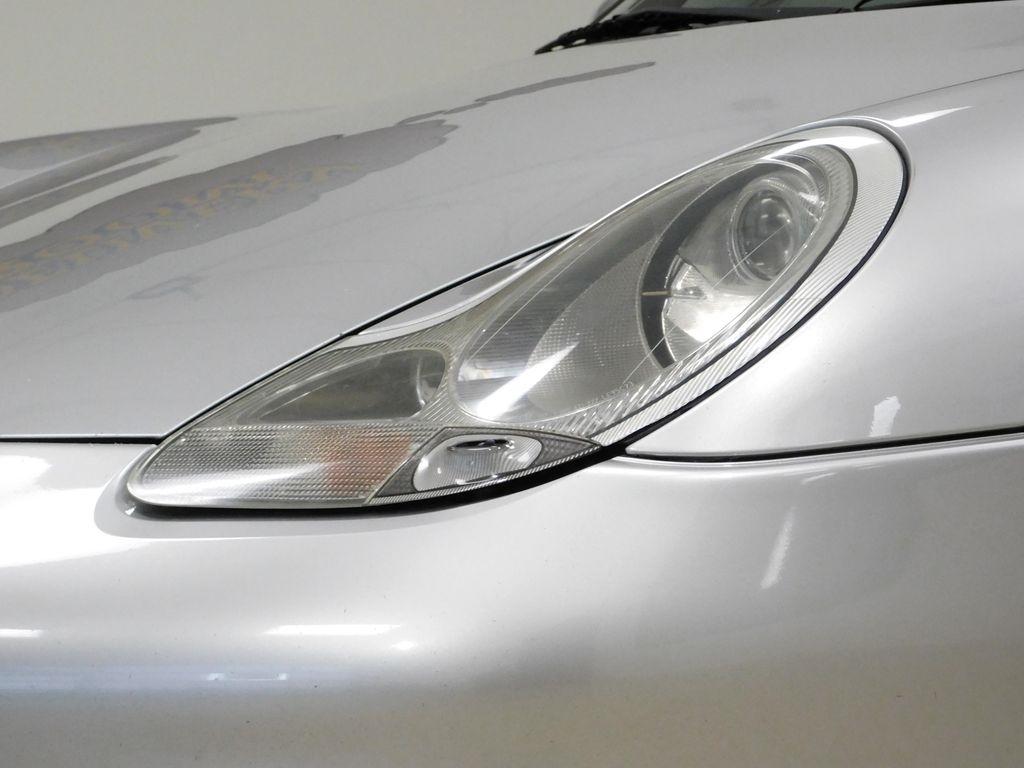 Porsche 911 Carrera 4 Coupe 2001