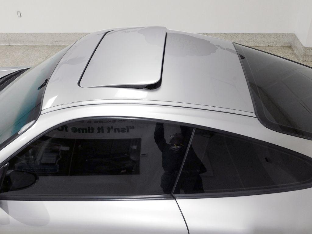 Porsche 911 Carrera 4 Coupe 2001