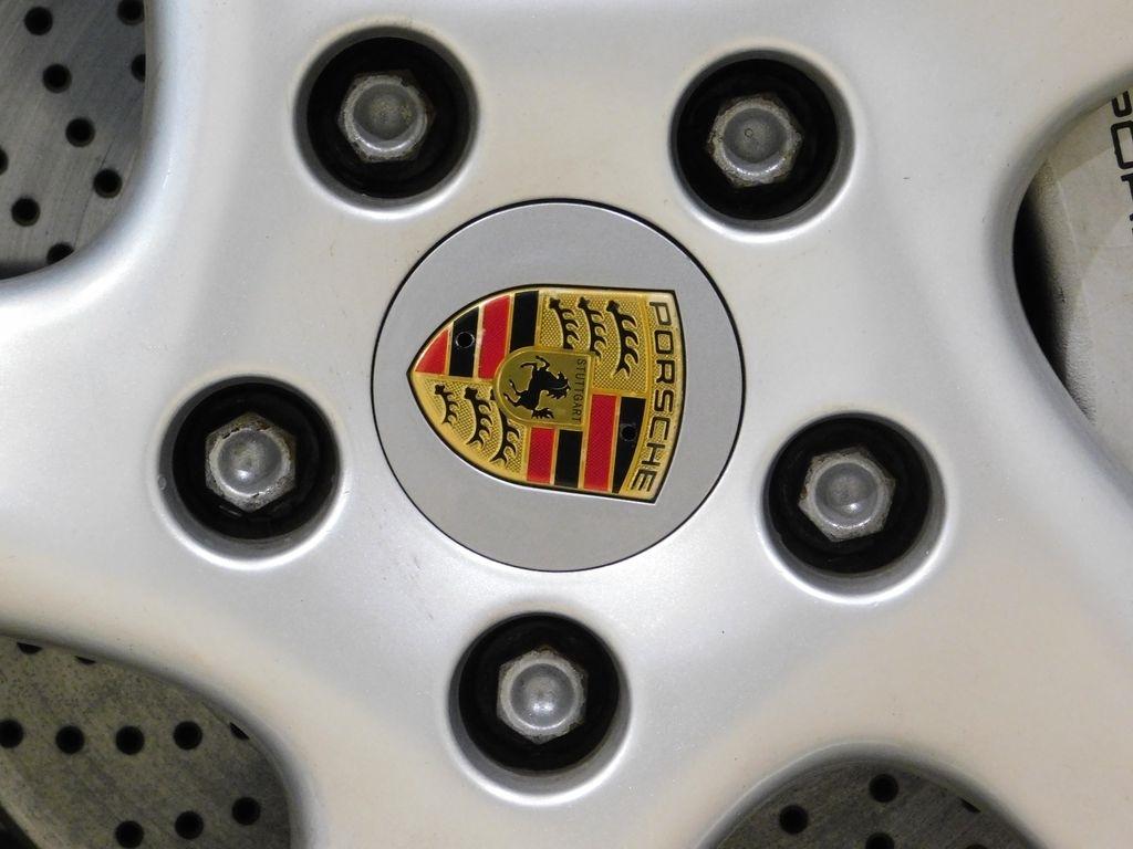 Porsche 911 Carrera 4 Coupe 2001