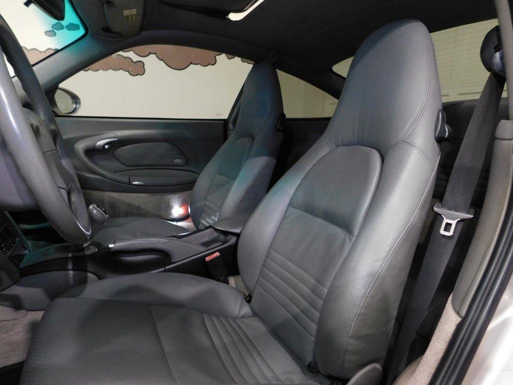 Porsche 911 Carrera 4 Coupe 2001