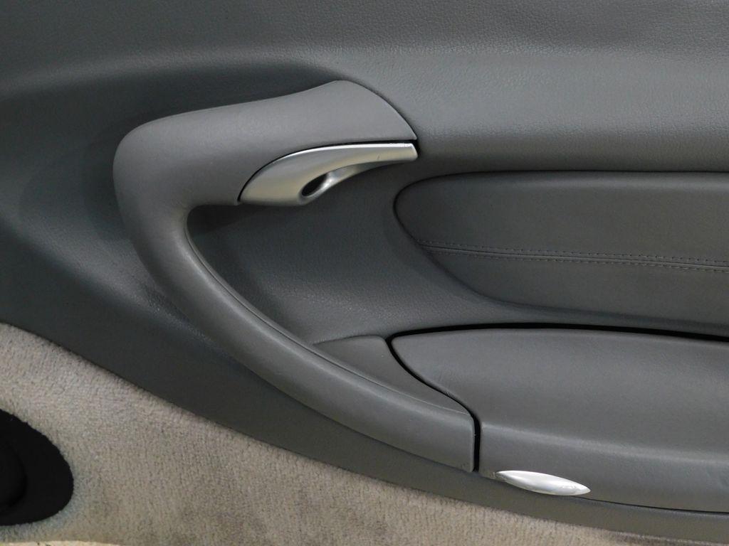 Porsche 911 Carrera 4 Coupe 2001