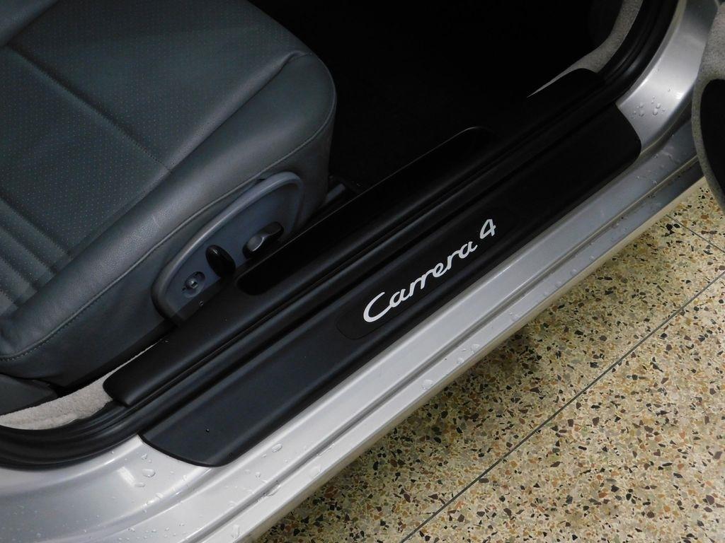 Porsche 911 Carrera 4 Coupe 2001