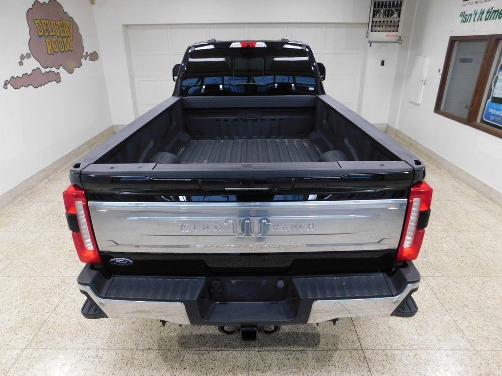 Ford F-450 SD King Ranch Crew Cab DRW 4WD 2024