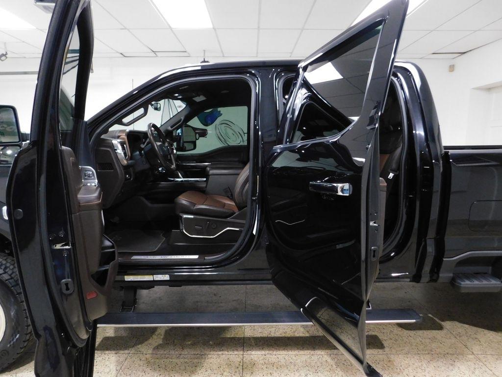 Ford F-450 SD King Ranch Crew Cab DRW 4WD 2024