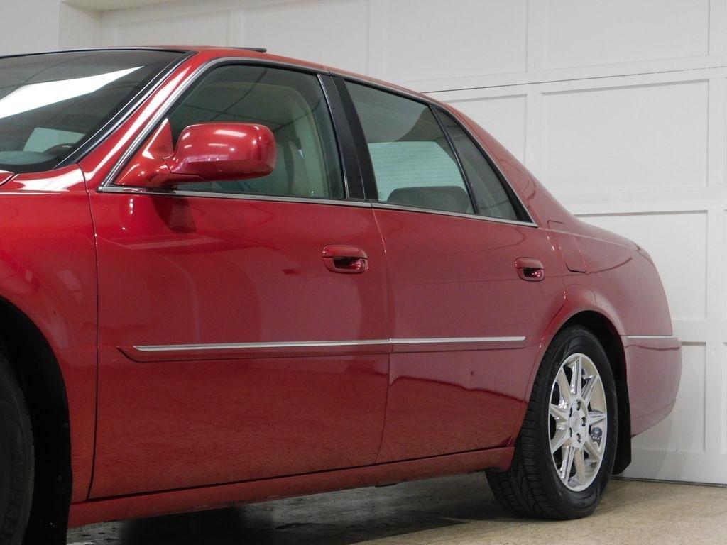 Cadillac DTS Luxury 2011