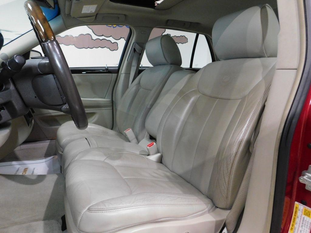 Cadillac DTS Luxury 2011