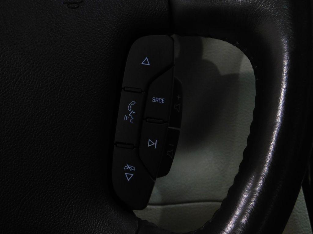 Cadillac DTS Luxury 2011