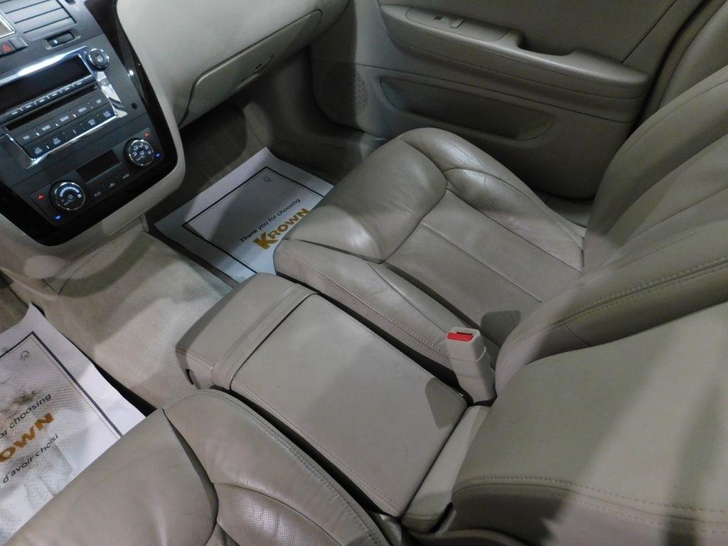 Cadillac DTS Luxury 2011