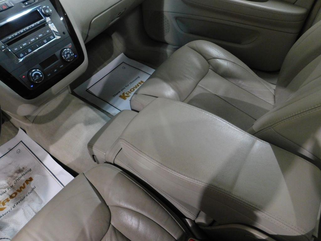 Cadillac DTS Luxury 2011