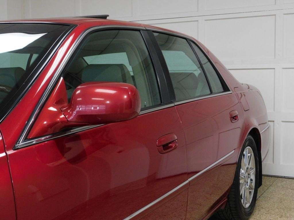 Cadillac DTS Luxury 2011