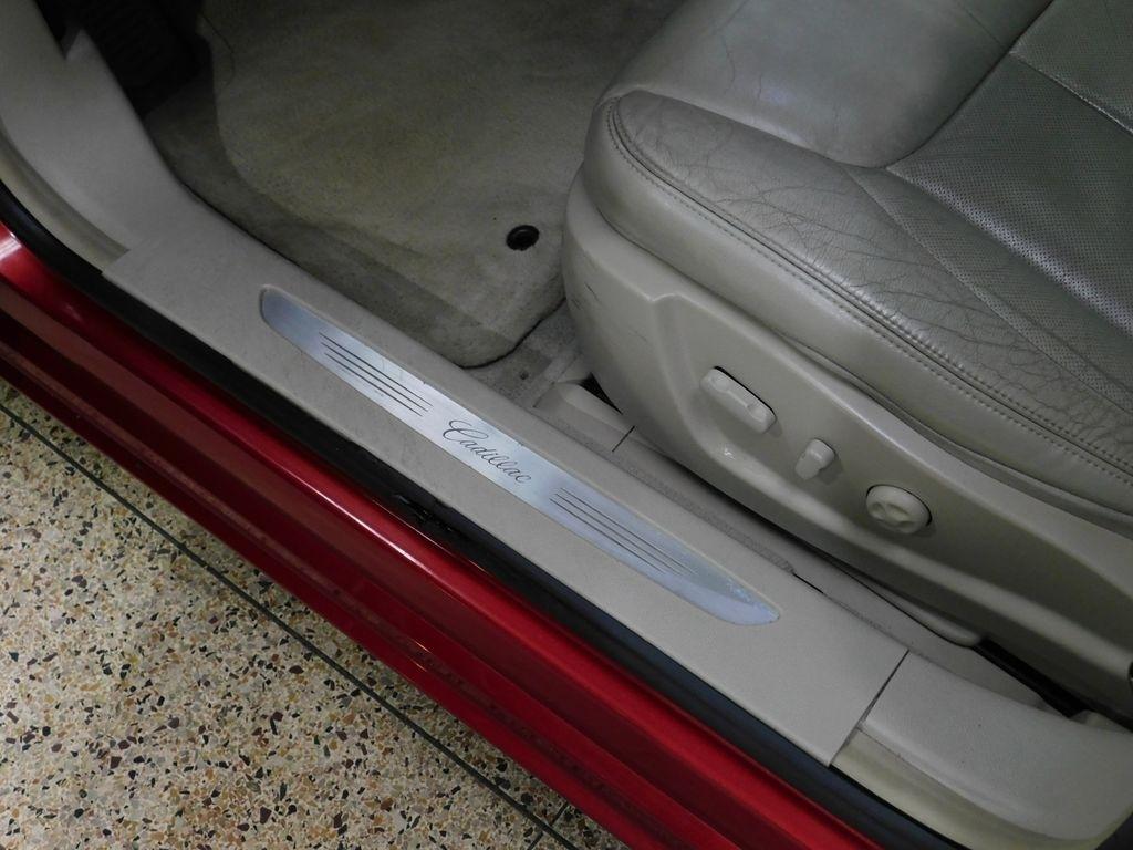 Cadillac DTS Luxury 2011