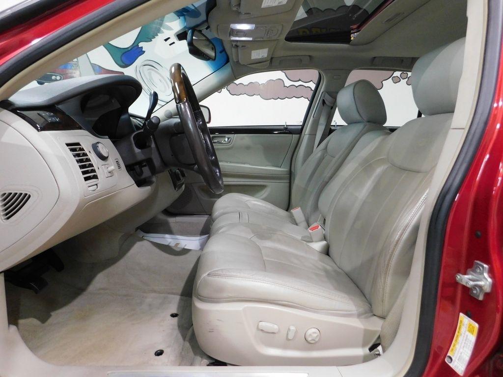 Cadillac DTS Luxury 2011