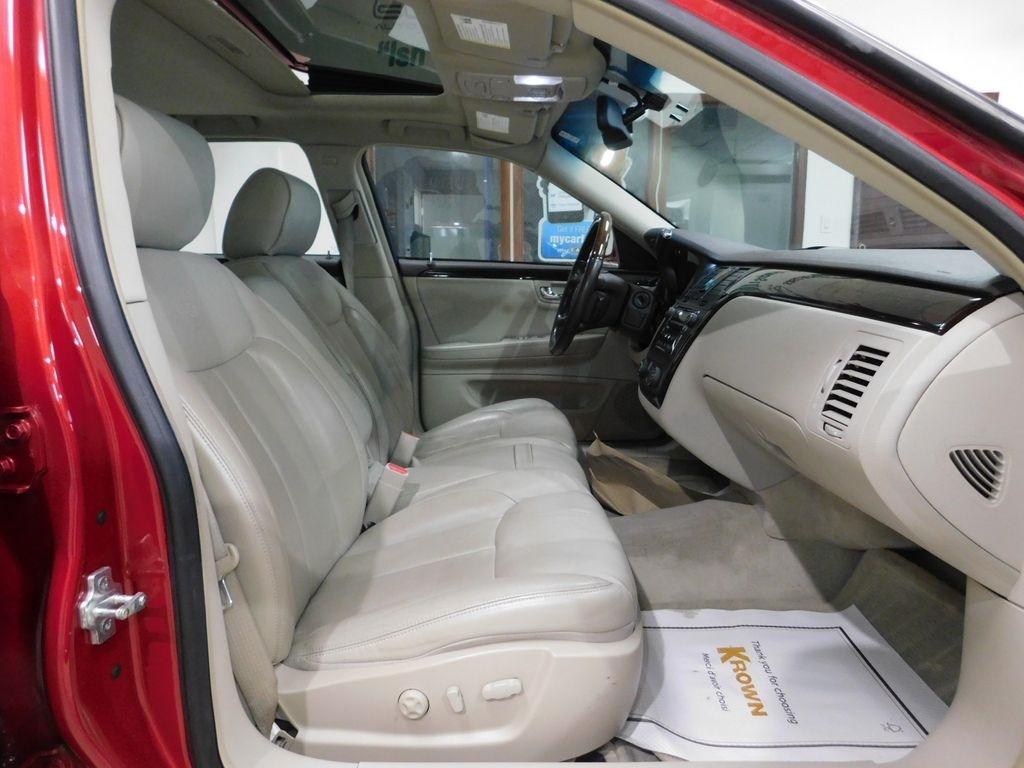 Cadillac DTS Luxury 2011