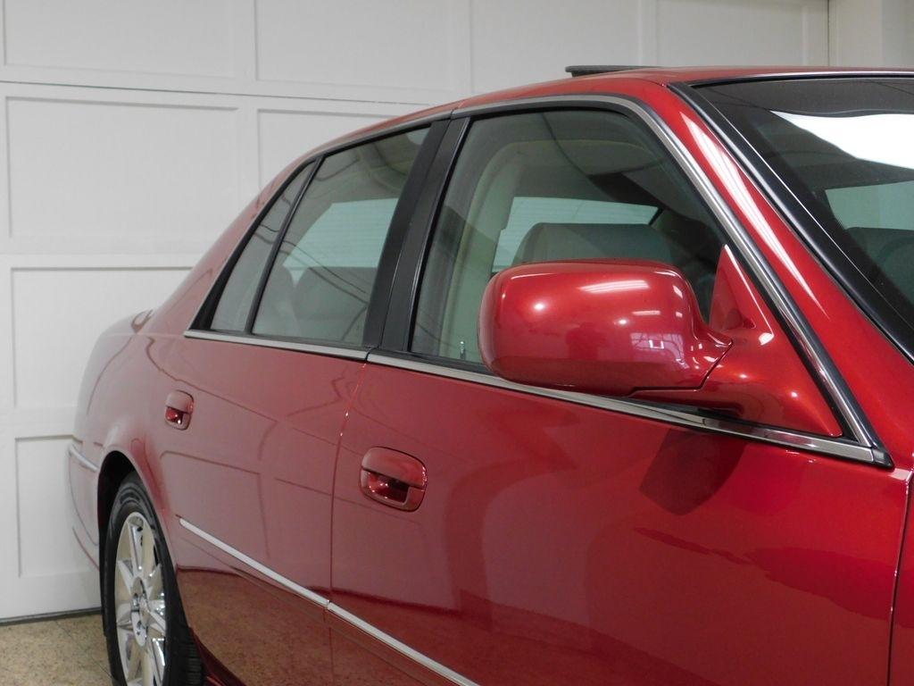 Cadillac DTS Luxury 2011