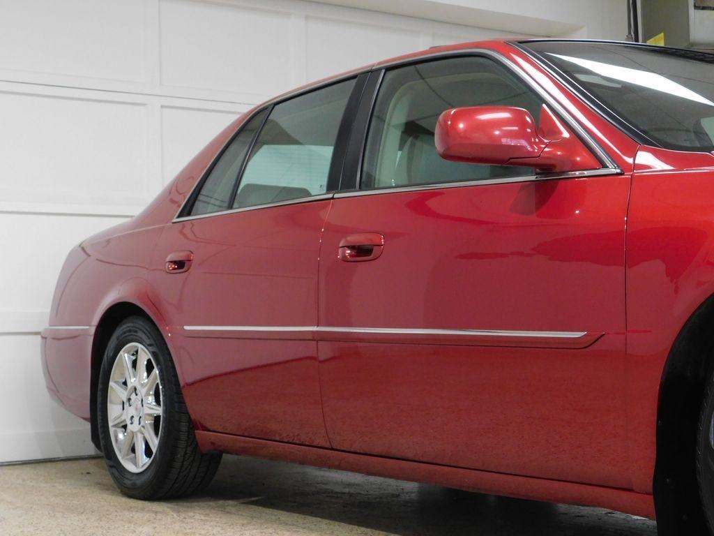 Cadillac DTS Luxury 2011
