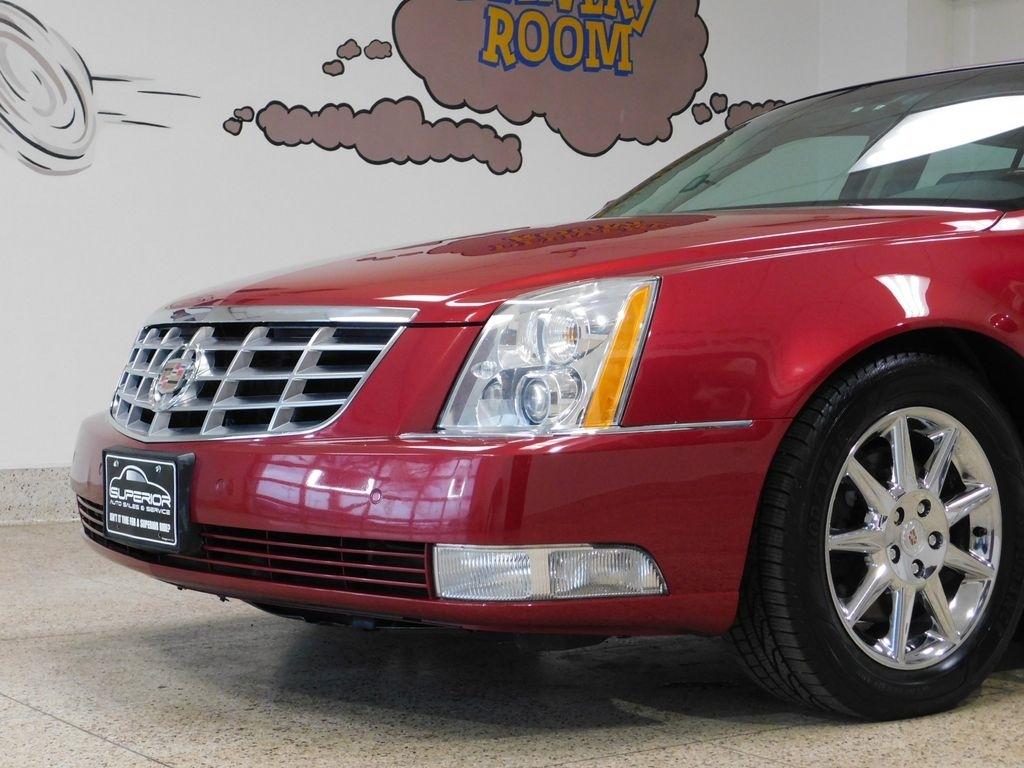 Cadillac DTS Luxury 2011