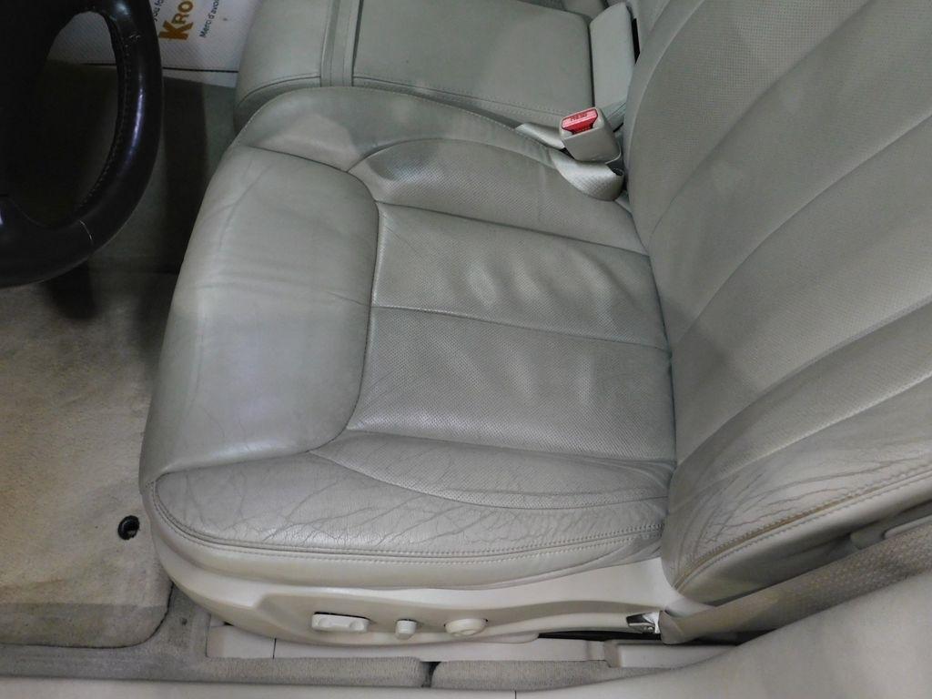 Cadillac DTS Luxury 2011