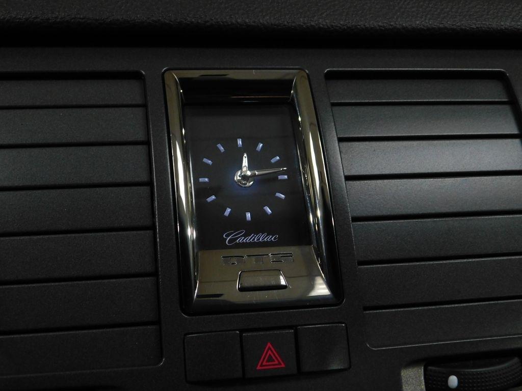 Cadillac DTS Luxury 2011
