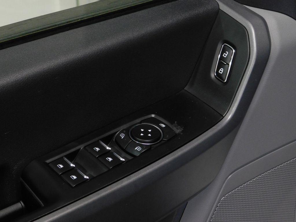 Ford F-250 SD XLT Crew Cab 4WD 2023